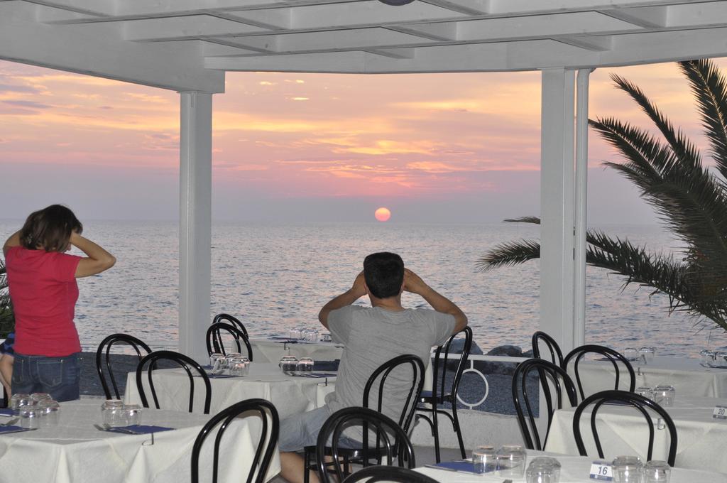 Hotel Ristorante La Scogliera - Nuova Gestione Piraino Exteriör bild