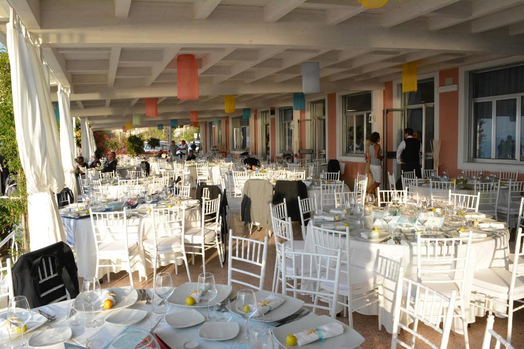 Hotel Ristorante La Scogliera - Nuova Gestione Piraino Exteriör bild